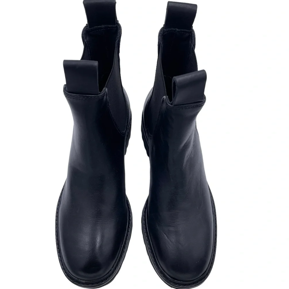 NEW Everlane Black Leather Lug Sole‎ Chelsea Bootie in Size 5.5
